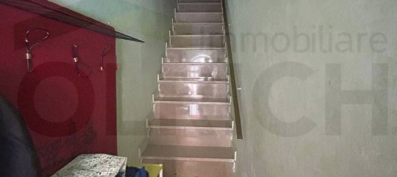 Здание с 5 комнатами в Барлетта, Италия № 343141 3