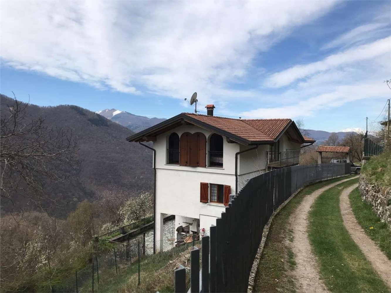 5 bedrooms House in Ponna, Italy No. 364562