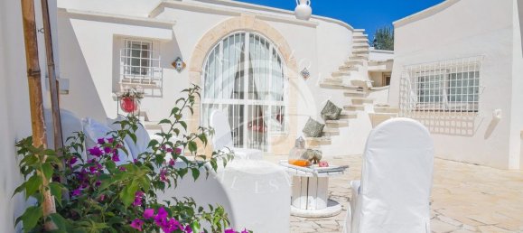 Вилла с 4 спальнями в Остуни, Италия № 121145 2