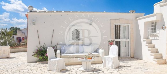 Вилла с 4 спальнями в Остуни, Италия № 121145 3