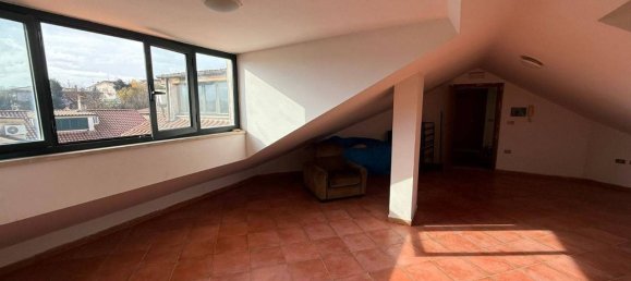 Квартира с 2 комнатами в Лабико, Италия № 166761 6