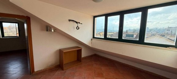 Квартира с 2 комнатами в Лабико, Италия № 166761 4