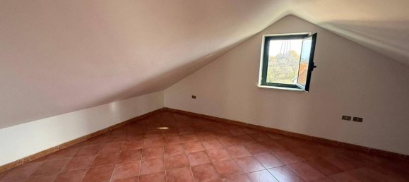 Квартира с 2 комнатами в Лабико, Италия № 166761 11