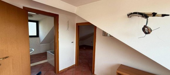 Квартира с 2 комнатами в Лабико, Италия № 166761 8