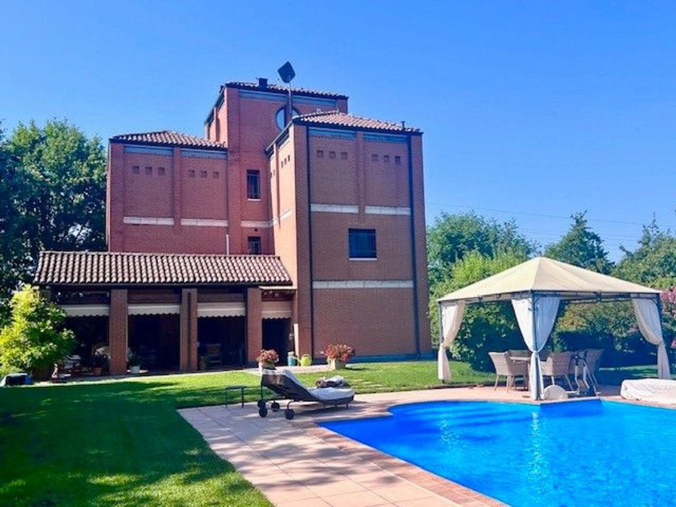 10 rooms Villa in Parma, Italy No. 304164