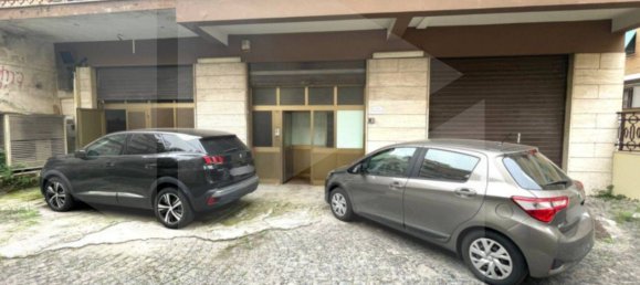 1 room Commercial property in Rome, Italy No. 28938 39
