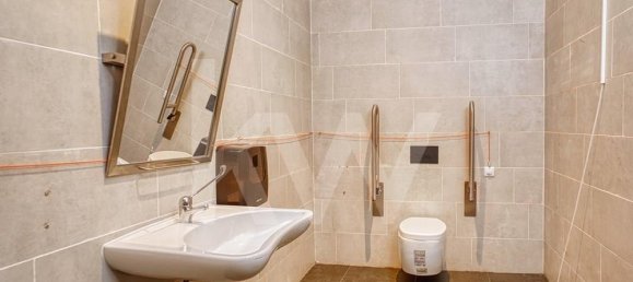 Gewerbliche Immobilie in Lisbon, Portugal 229m², Nr. 82563 8