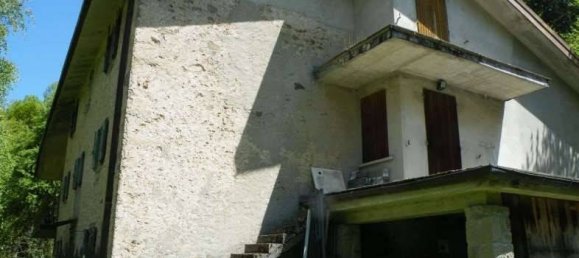 5 rooms House in Lizzano in Belvedere, Italy No. 258178 2