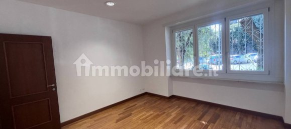 3 rooms Office in Rome, Italy No. 261444 2