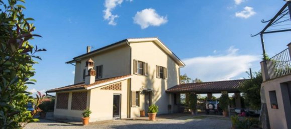 4 bedrooms Villa in Palaia, Italy No. 174 5