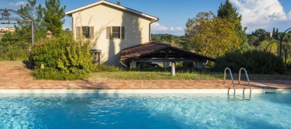 4 bedrooms Villa in Palaia, Italy No. 174 3