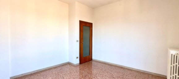 4 rooms Apartment in Ponsacco, Italy No. 23079 9