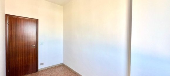 4 rooms Apartment in Ponsacco, Italy No. 23079 11