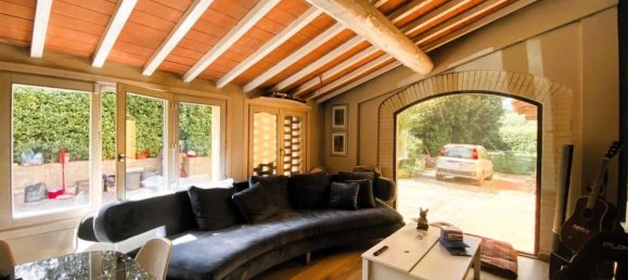 6 bedrooms House in Vinci, Italy No. 362760 4