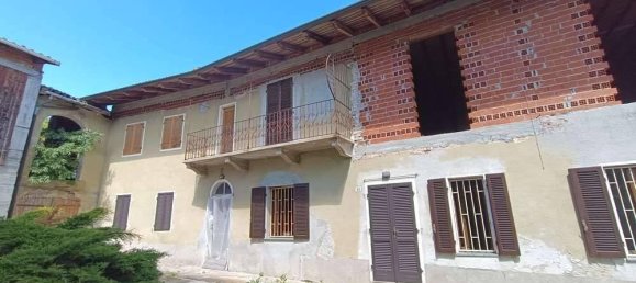 5 rooms House in Villamiroglio, Italy No. 158100 2
