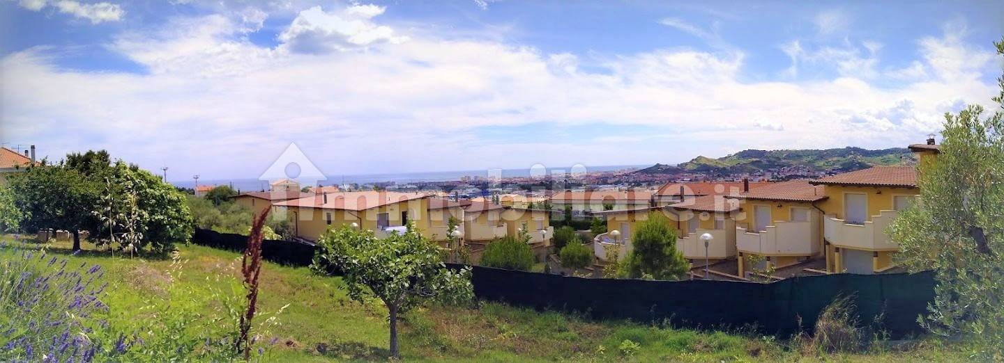 Grundstück in Città Sant'Angelo, Italy 1431m², Nr. 343618