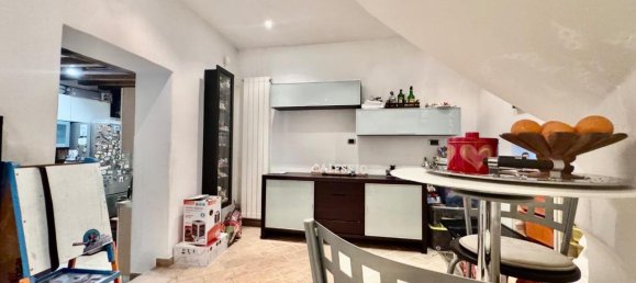 5 rooms House in Massa, Italy No. 81875 8