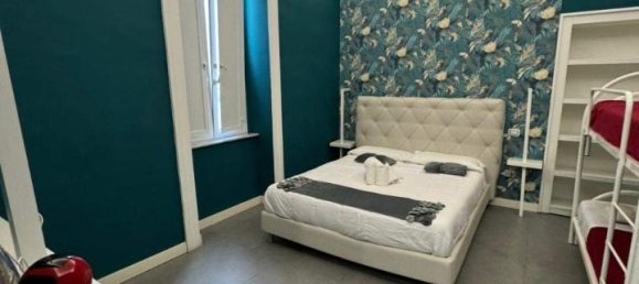 6 rooms Apartment in Naples, Italy No. 137254 9