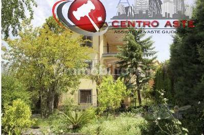 Apartamento de 4 dormitorios en Lauria, Italy No. 225174