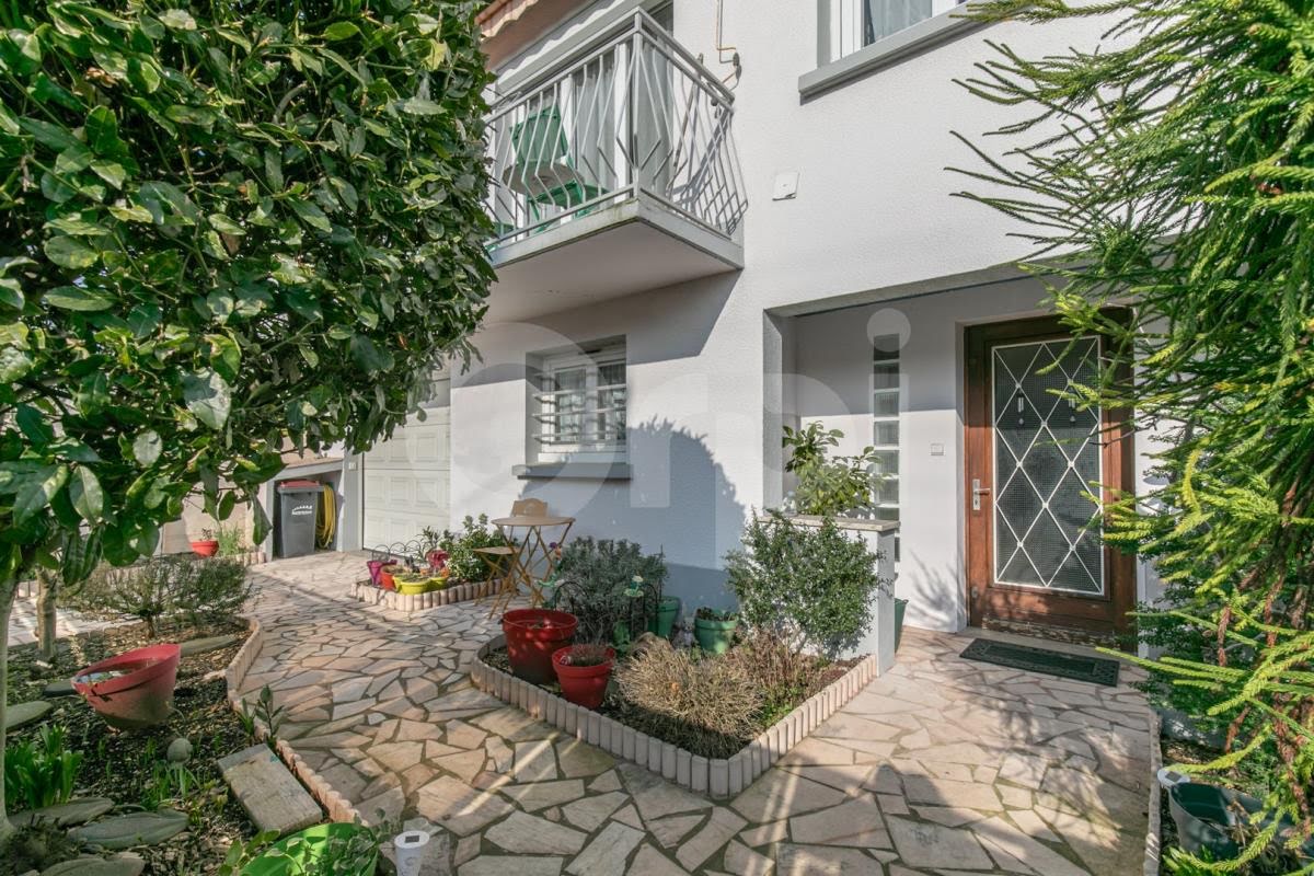 Casa de 5 dormitorios en Ormesson-sur-Marne, France No. 138555