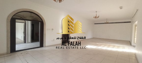 5 bedrooms Villa in Mughaidir, UAE No. 31481 2