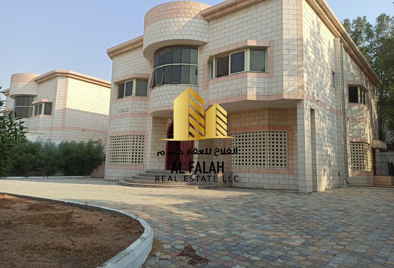 5 bedrooms Villa in Mughaidir, UAE No. 31481