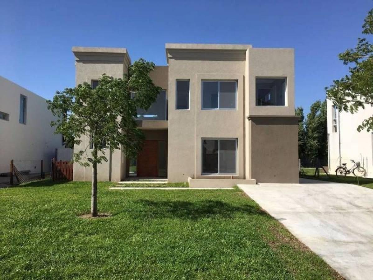 4 bedrooms House in Tigre, Argentina No. 14957