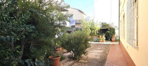 9 rooms Apartment in Cecina, Italy No. 46583 6