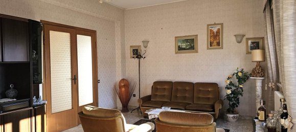 9 rooms Apartment in Cecina, Italy No. 46583 14
