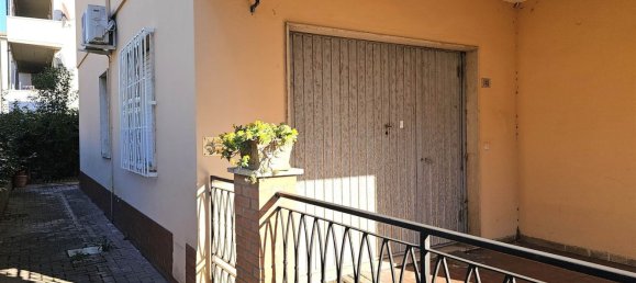 9 rooms Apartment in Cecina, Italy No. 46583 5