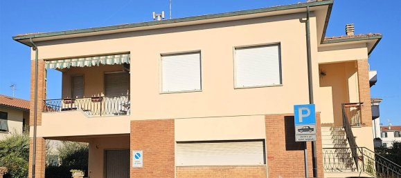 9 rooms Apartment in Cecina, Italy No. 46583 3
