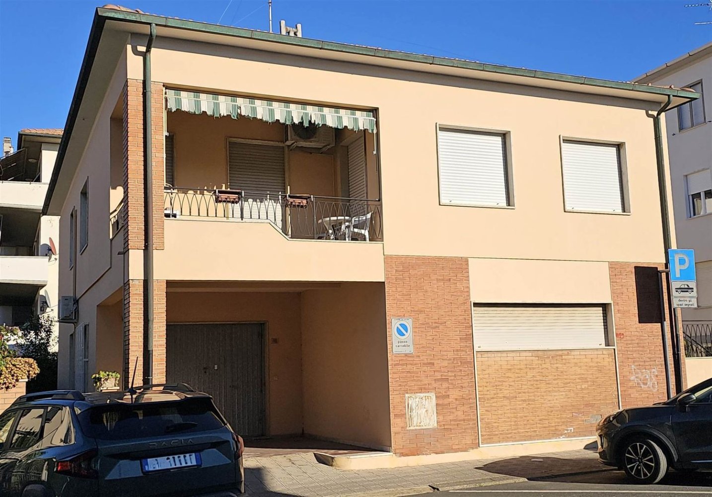 9 rooms Apartment in Cecina, Italy No. 46583