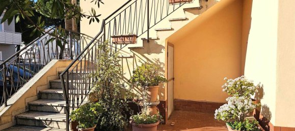 9 rooms Apartment in Cecina, Italy No. 46583 10