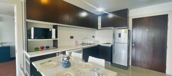 Apartamento com 2 quartos em condomínio em Si Racha, Thailand N.º 15461 3