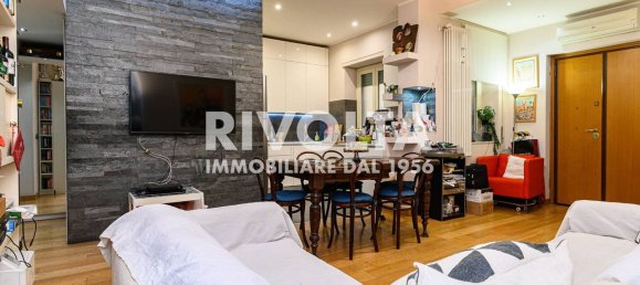 3 rooms Apartment in Rome, Italy No. 88152 4