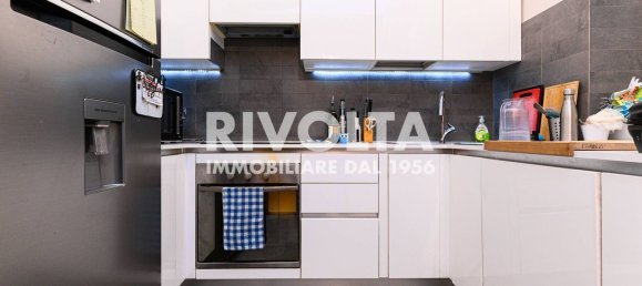 3 rooms Apartment in Rome, Italy No. 88152 8
