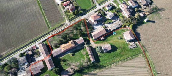 5 rooms Building in Bondeno, Italy No. 232971 9