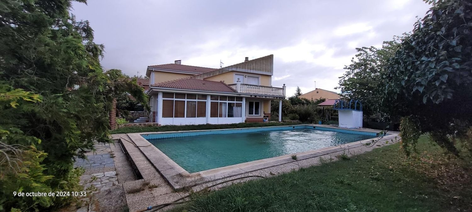 6 bedrooms House in Morales del Vino, Spain No. 106979