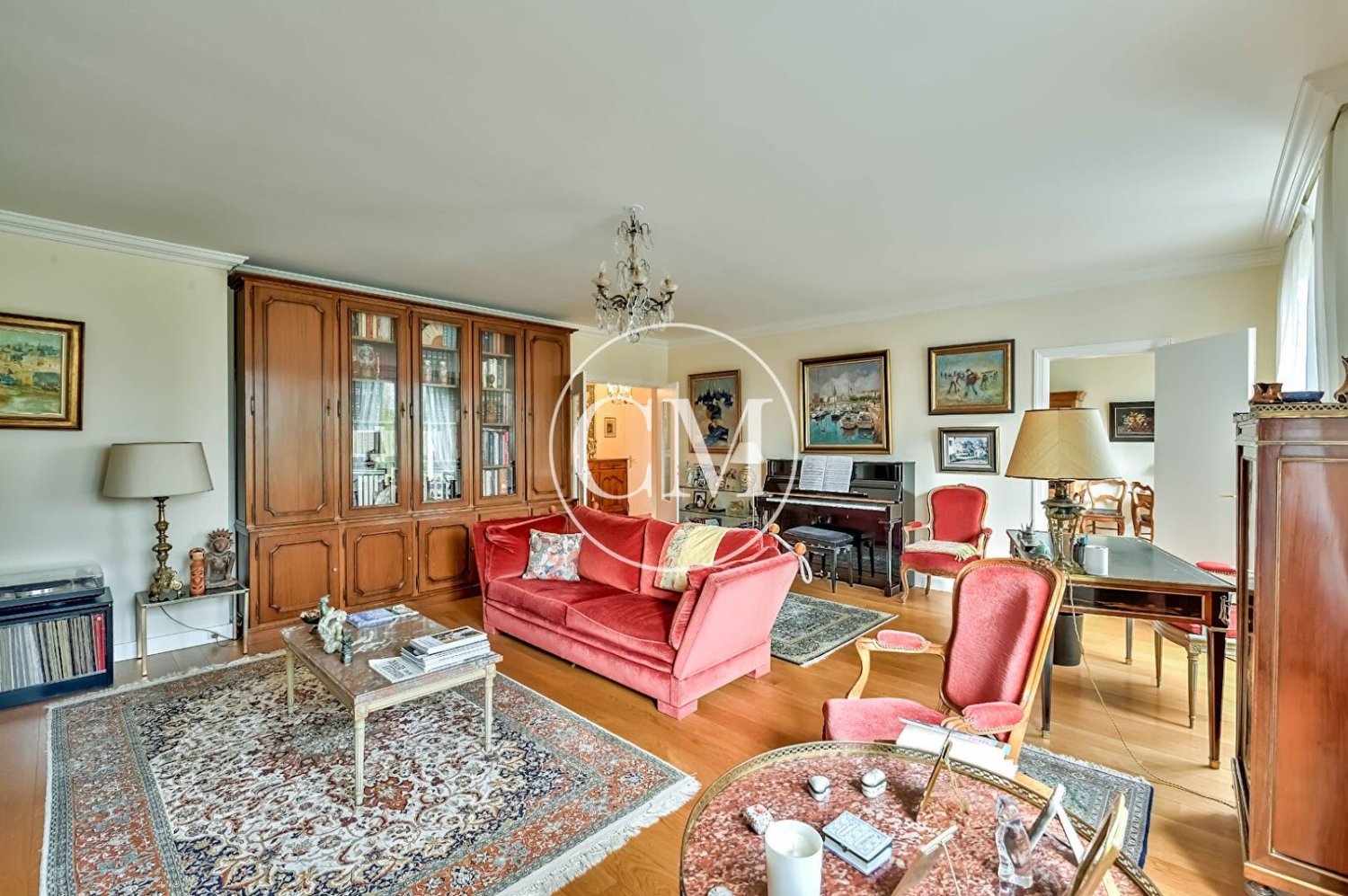 Apartamento de 3 dormitorios en Versailles, France No. 117571