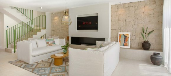 4 bedrooms Villa in Marbella, Spain No. 10115 3