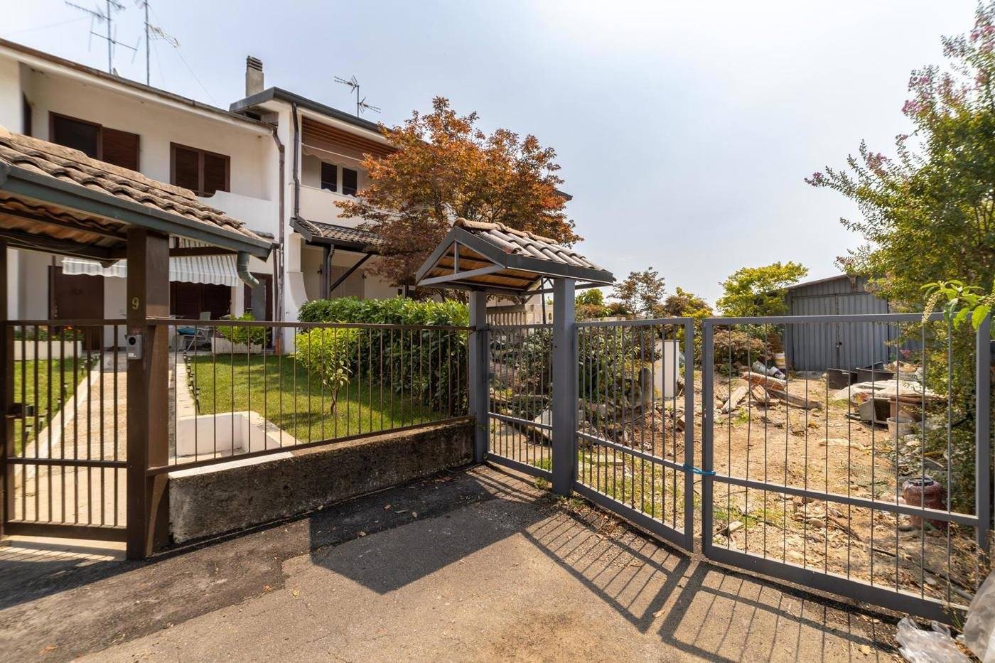 3غرفة شقة في Pozzo d'Adda, Italy رقم 60473