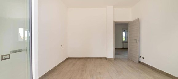 3غرفة شقة في Pozzo d'Adda, Italy رقم 60473 34