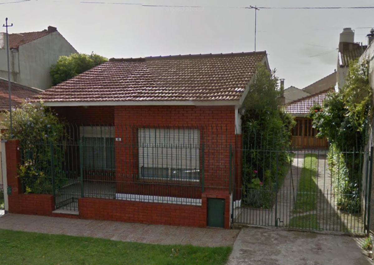 3 bedrooms House in Mar del Plata, Argentina No. 101213