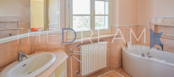 5 bedrooms Villa in Pietrasanta, Italy No. 35789 35