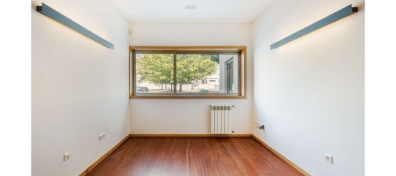 Вилла с 4 спальнями в Порту, Португалия № 125589 5