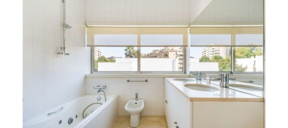 Вилла с 4 спальнями в Порту, Португалия № 125589 15