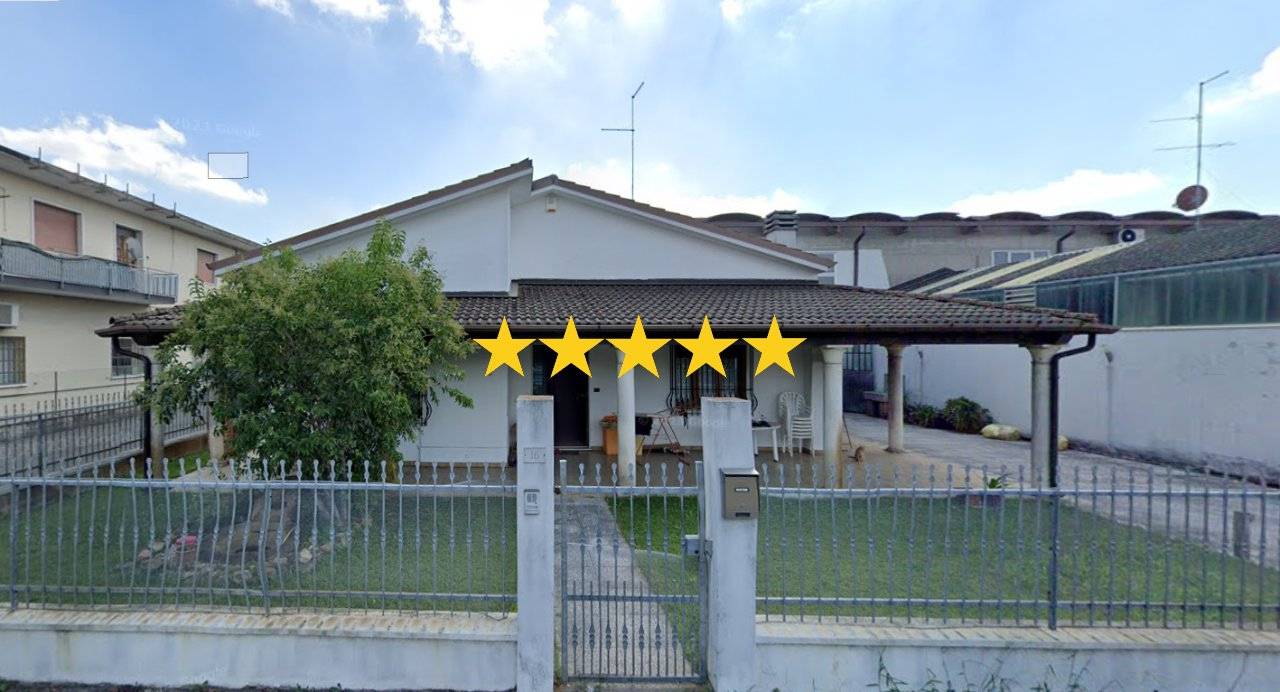 5 bedrooms Villa in Bovolone, Italy No. 370381