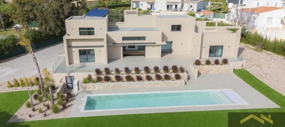 4 bedrooms Villa in Carvoeiro, Portugal No. 9242 6