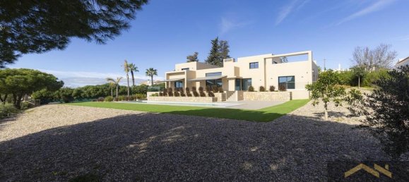 4 bedrooms Villa in Carvoeiro, Portugal No. 9242 9