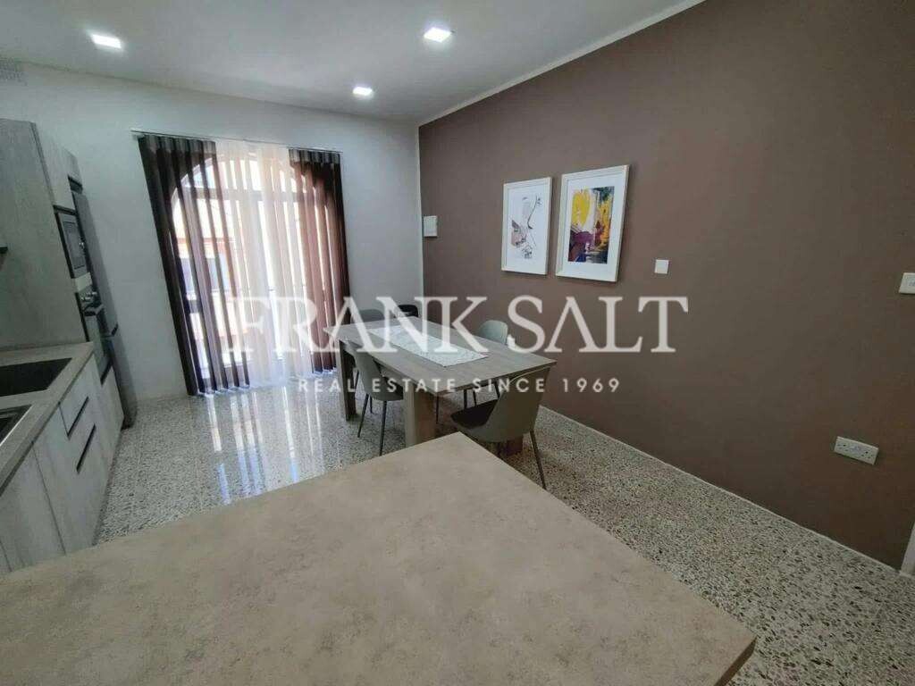 Мезонет с 2 спальнями в Зеббудж, Мальта № 8413